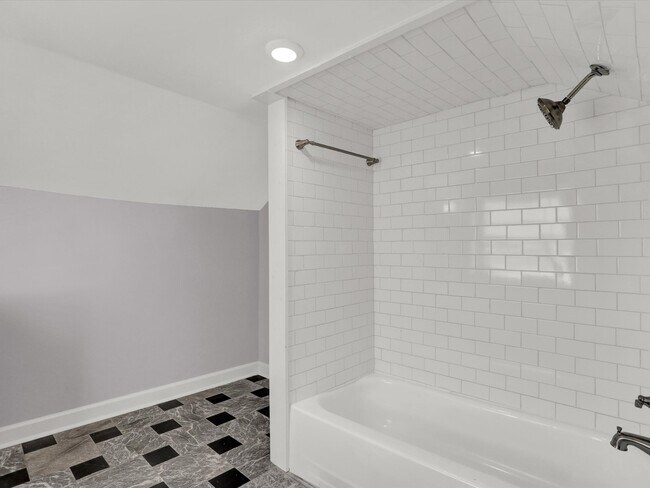 Building Photo - 1840 Manila Ave