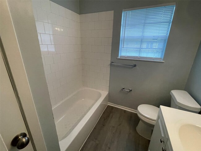 Building Photo - 3 BR/2.5BA | Renovated Single Family Home | 1-Car Garage Parking | Fenced backyard