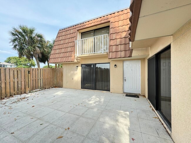 Building Photo - 563 Green Springs Pl