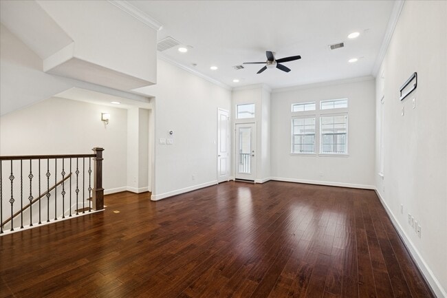 Building Photo - 405 N Nagle St