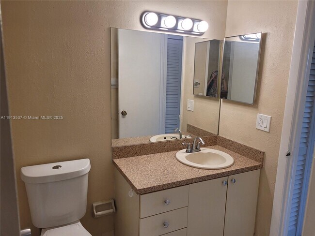 Building Photo - 5942 W 26th Ave