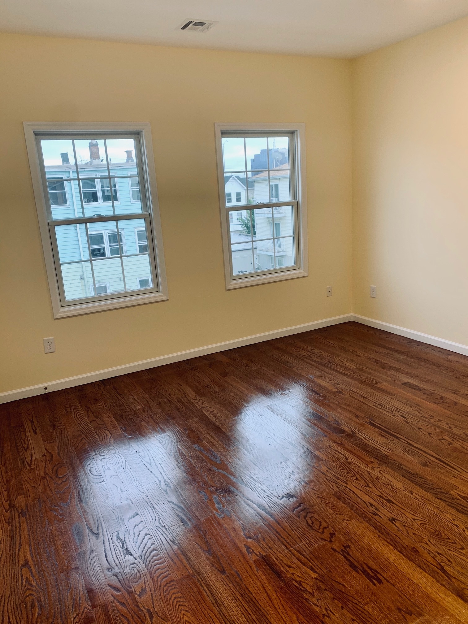 Master Bedroom - 311 Jersey St