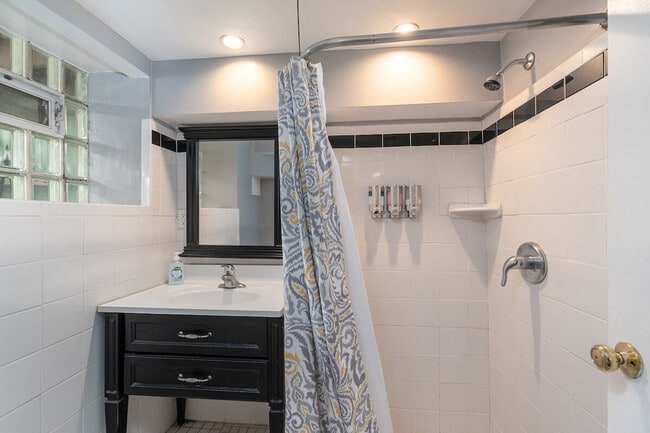 Building Photo - 2122 18th St NW