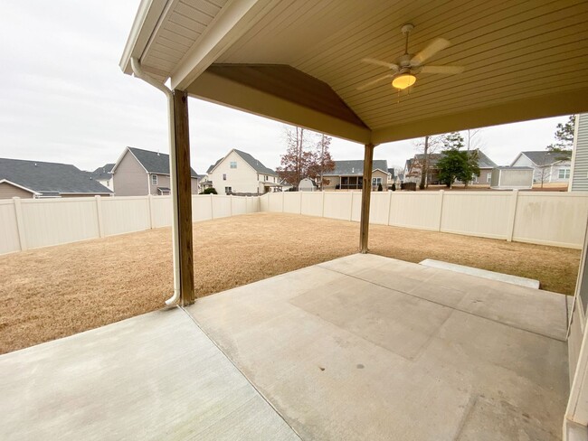 Building Photo - 3-story Stunner in Chandler Ridge, Clayton!!