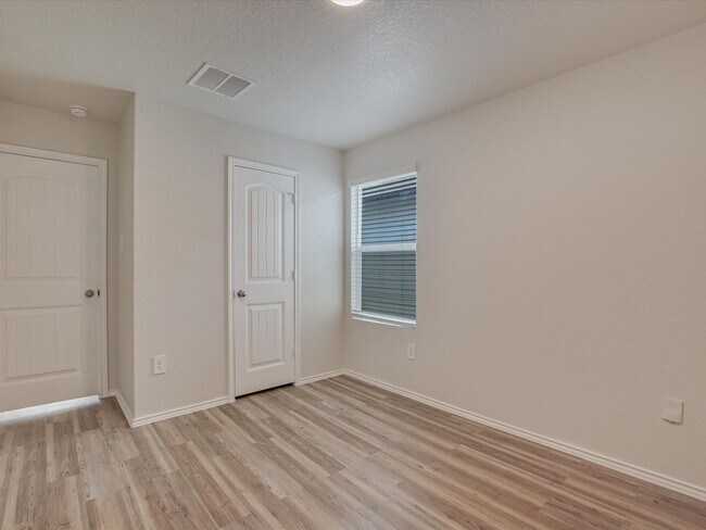 Building Photo - NEW LUXURY VINYL FLOORING IN ALL ROOMS - 3...