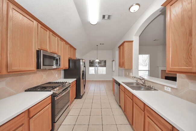 Building Photo - 8719 Sailing Dr