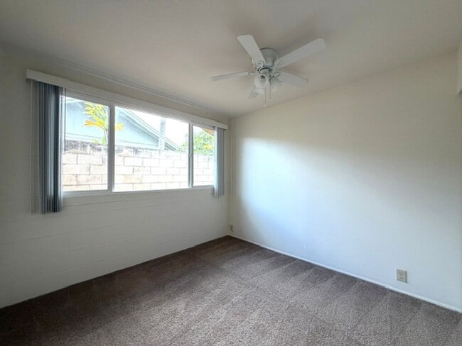 Building Photo - 3 Bedroom, 2 Bathroom with Carport