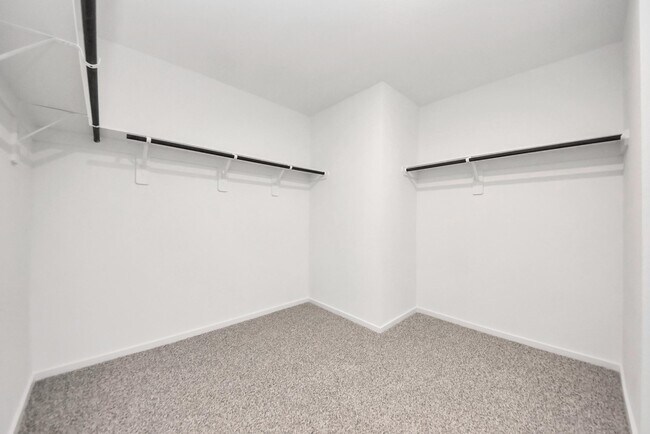 Building Photo - 342 Amy St