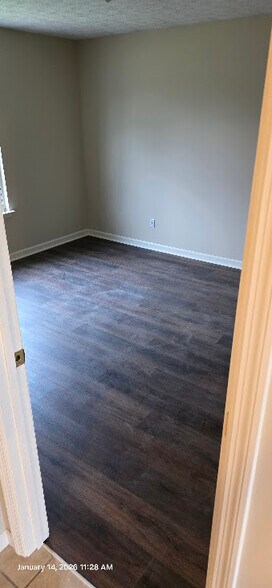 Building Photo - 67 Wedgewood Ct