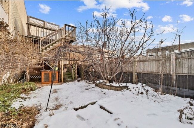 Building Photo - 15 Wales Ave