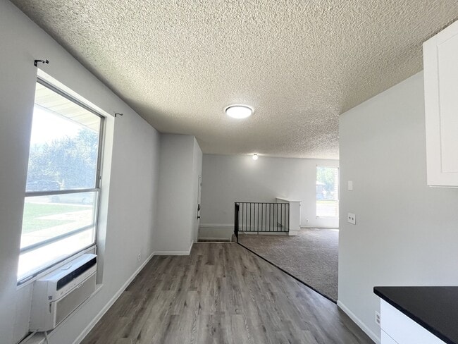 Building Photo - 1265 Crandall Ave S