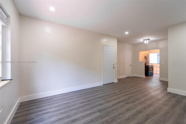 Building Photo - 1537 Jefferson Ave