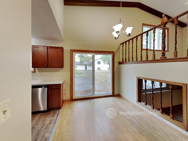 Building Photo - 3720 Roseberry Pl