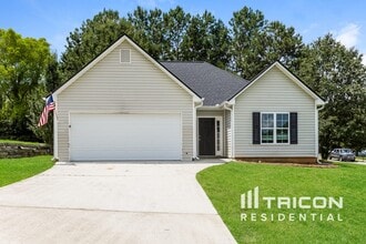 Building Photo - 100 Chartres St