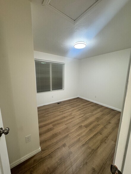 Building Photo - 917 N Dorothea Way