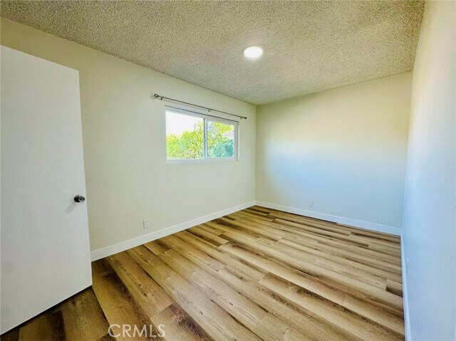 Building Photo - 933 N Alameda Ave