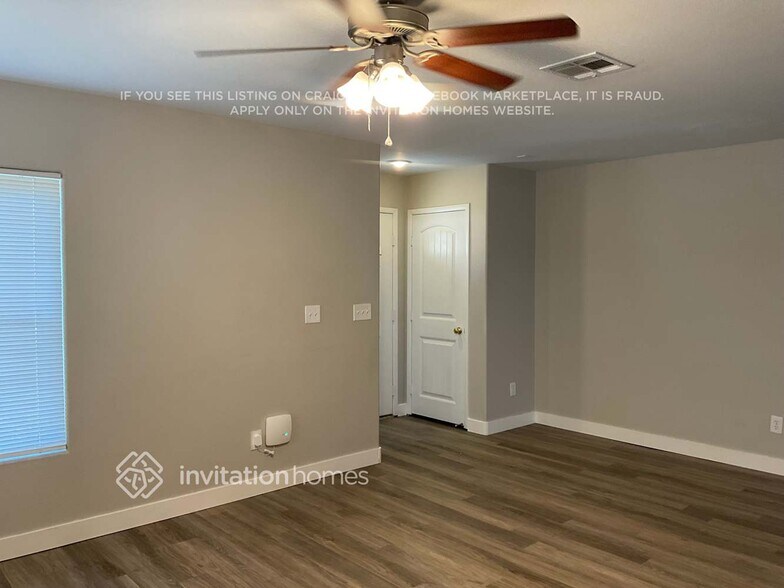 Building Photo - 4820 Golden Shimmer Ave