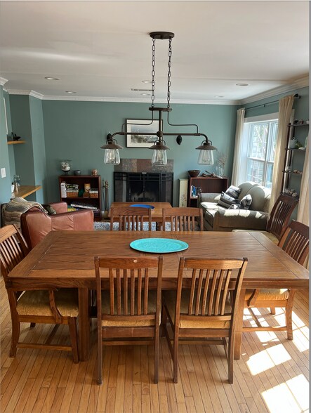 dining room - 7 Evelyn Dr
