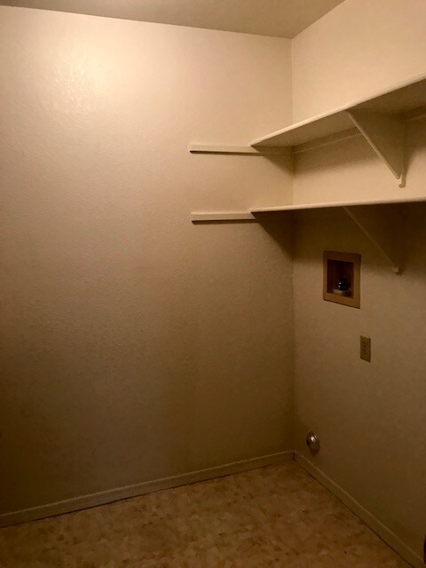 Building Photo - 9908 N Woodstone Trail