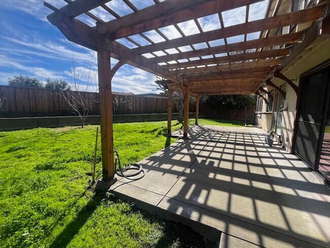 Building Photo - Pleasanton Home for Rent