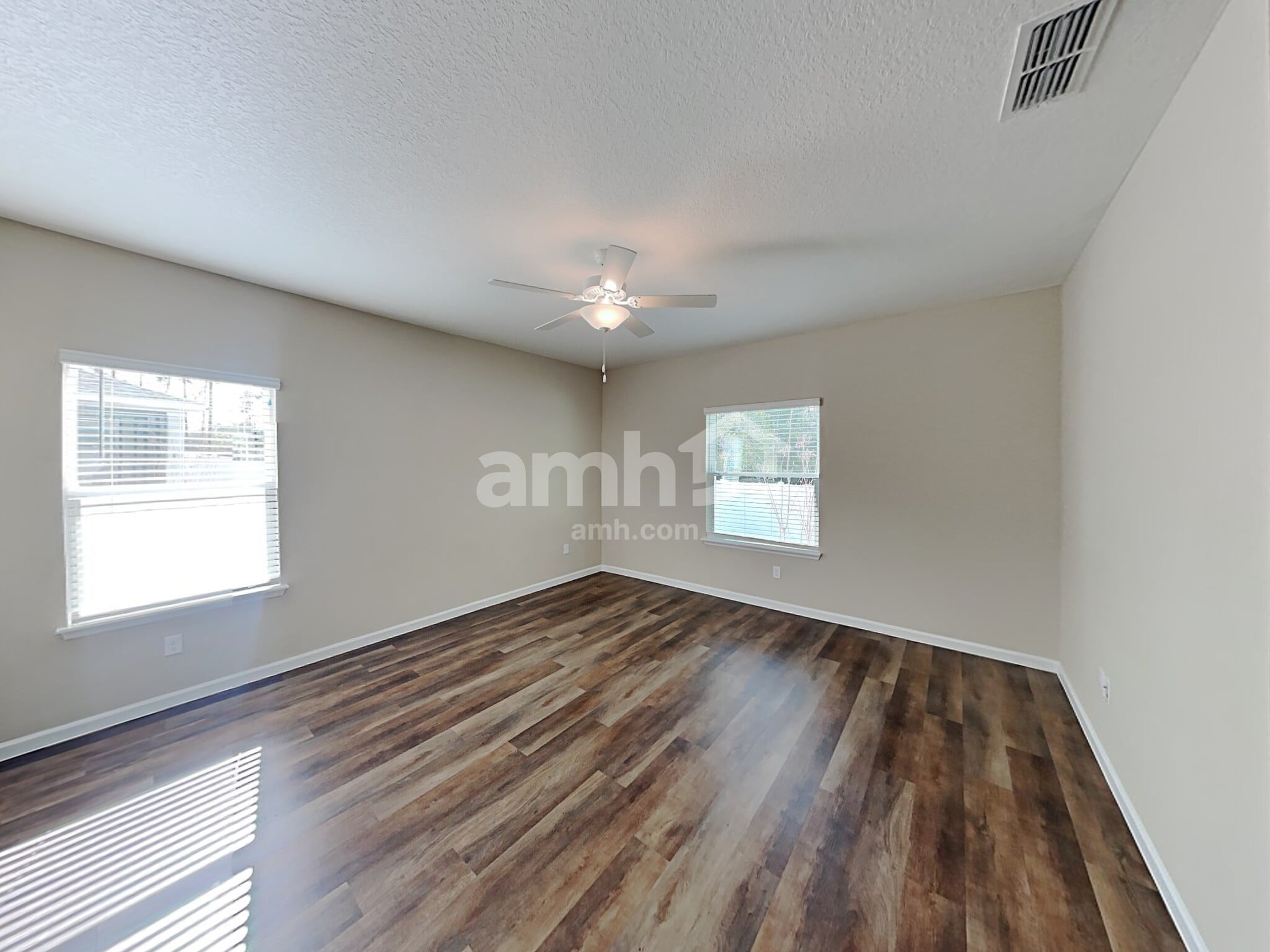 Building Photo - 244 Hemlock Pt