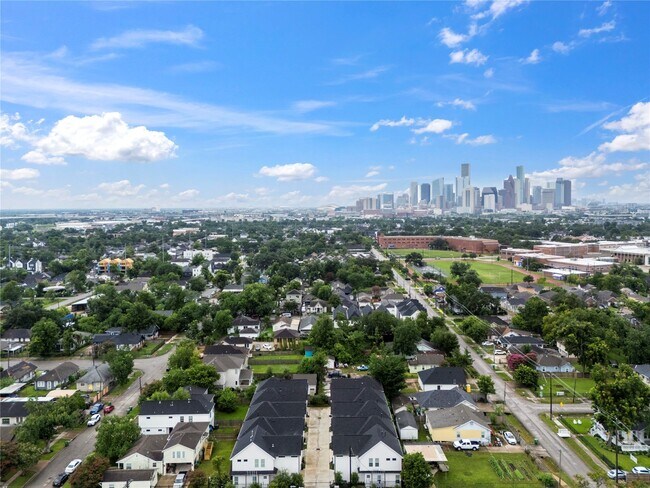 Building Photo - 1222 Mcneil St