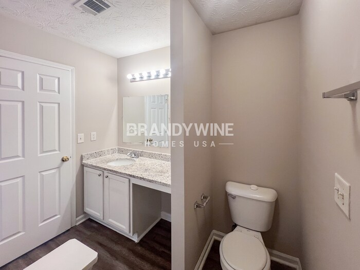 Building Photo - 252 Springbottom Ct SE