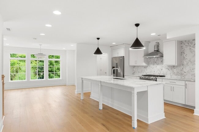 Building Photo - 508 Hobson Chapel Pl