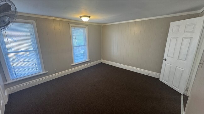 Building Photo - 57 Ferncliffe Dr