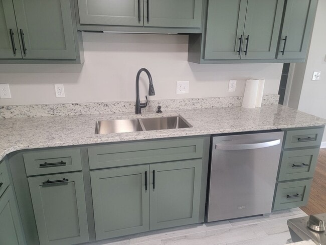 Building Photo - Harlem - Columbia County