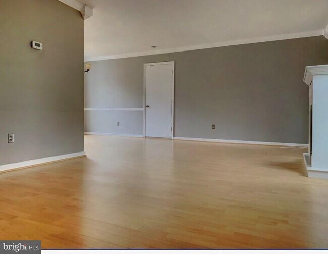 Building Photo - 2321 Bedfordshire Cir