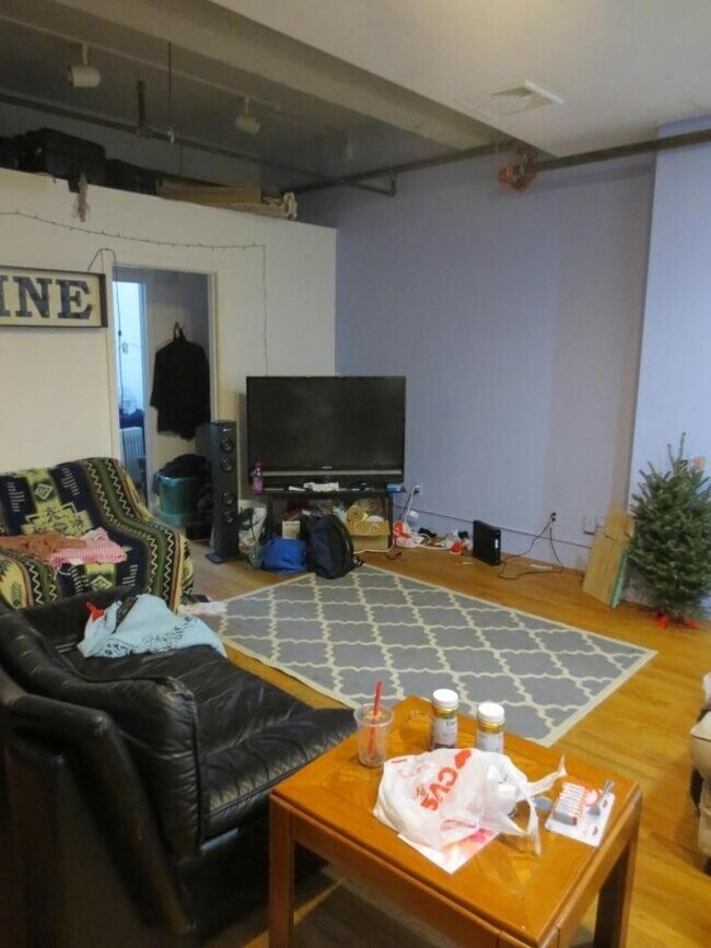 Primary Photo - 6 bedroom in Boston MA