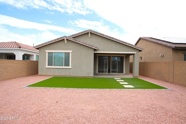 Building Photo - 9127 W Minnezona Ave