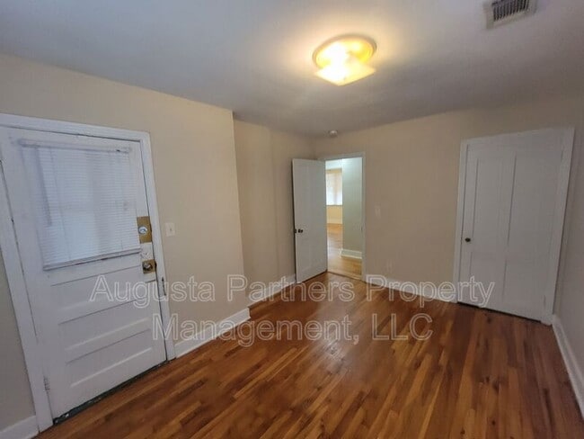 Building Photo - 1927 Wrightsboro Rd