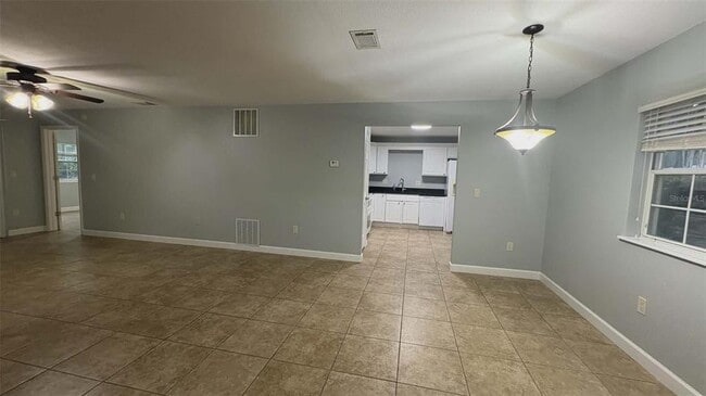 Building Photo - 5110 Clubside Dr