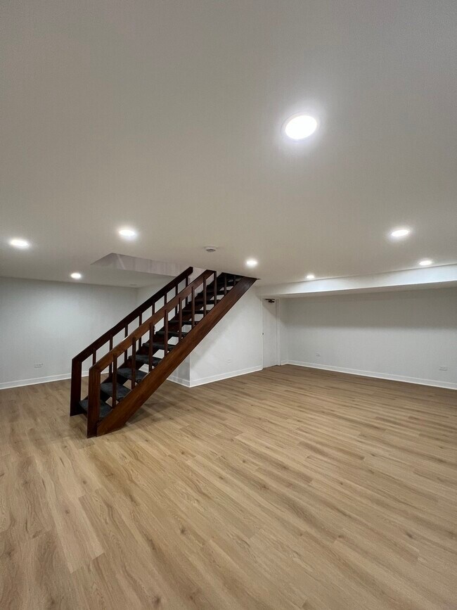 Building Photo - 1545 Winnetka Rd