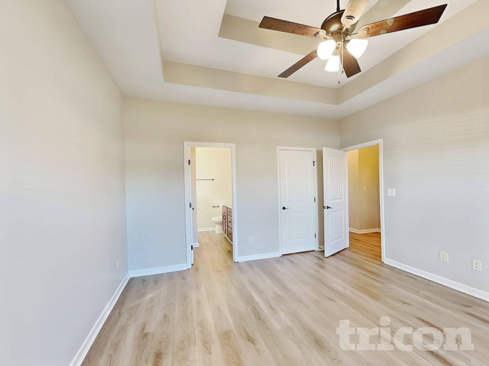 Building Photo - 1862 Camelot Dr