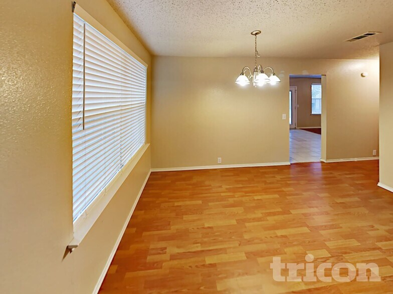 Building Photo - 1819 Citadel Dr