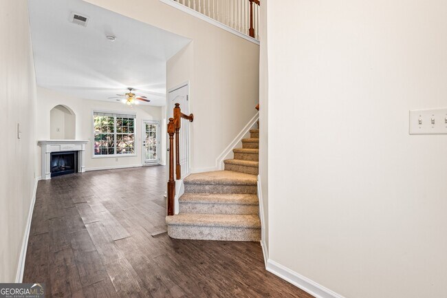 Building Photo - 558 Woodland Park Terrace