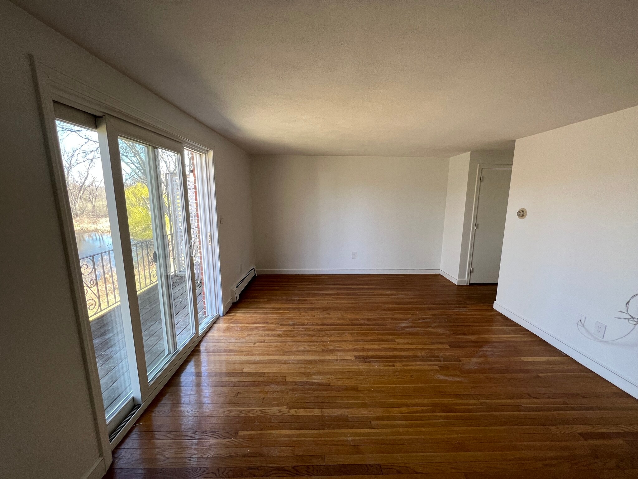 Building Photo - 42 Pond St