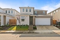 Building Photo - Spacious Four Bedroom Home with Solar in Clovis Unified School District!