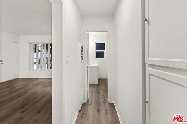 Building Photo - 11660 Chenault St