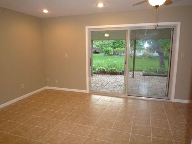 Building Photo - Spacious 3BR/2BA Ranch Home with 1,734 Sq.Ft. and a 2-Car Garage in a Great Neighborhood Close to...