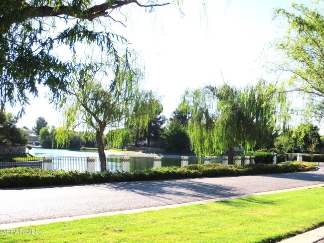 Building Photo - 4574 Weeping Willow Dr