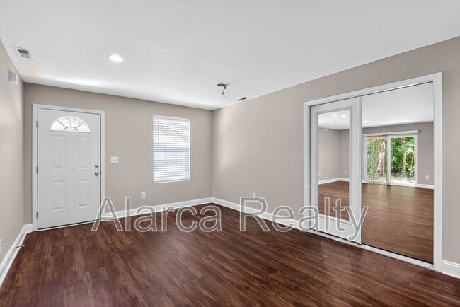 Building Photo - 6634 Rockwell Blvd