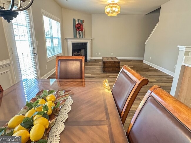 Building Photo - 2046 Barberry Dr