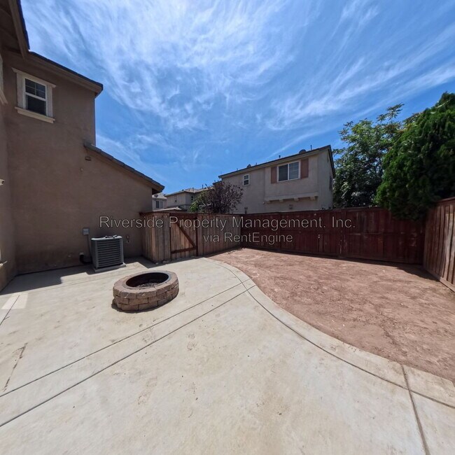 Building Photo - 4031 Cey Ct