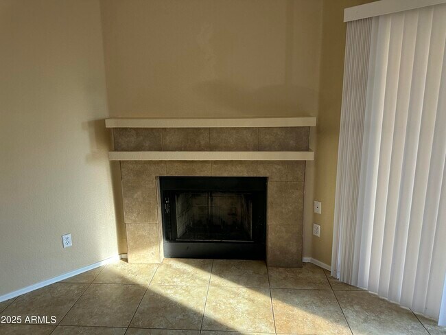Building Photo - 4833 W Taro Dr