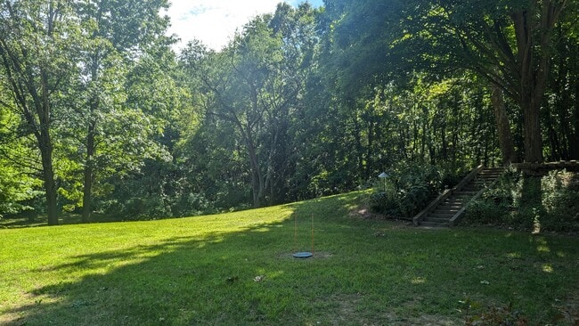 Building Photo - 7907 W R Ave