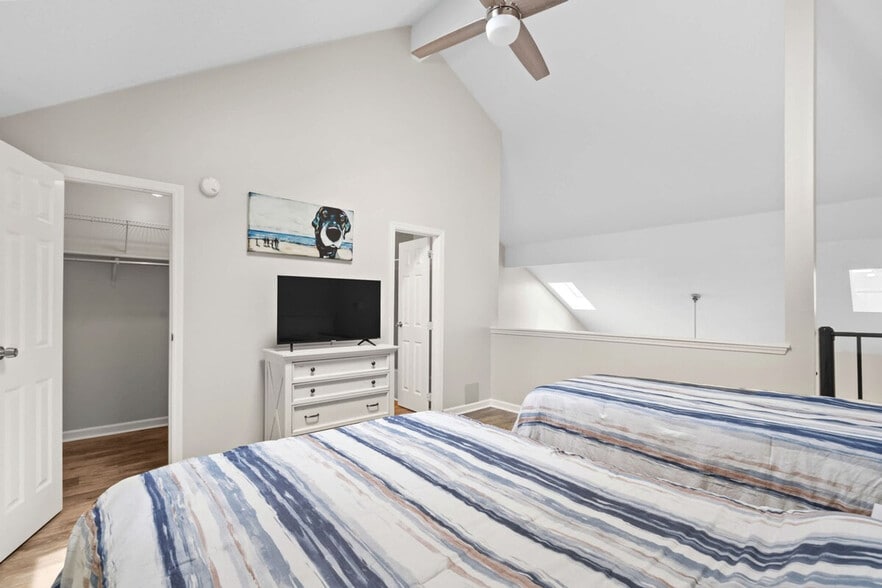 Building Photo - 1890 Colony Dr